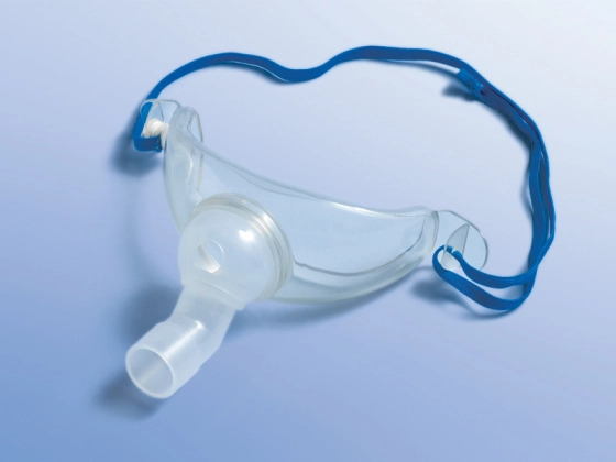Dahlhausen Tracheostomiesauerstoffmaske mit 22 mm Konnektor und Gummiband / 1 St. p.P. / REF: 100001119 / PZN: 09013493